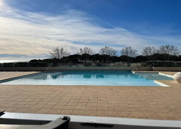 F2 Vue - Piscine - Climatisation - Parking Lejlighed