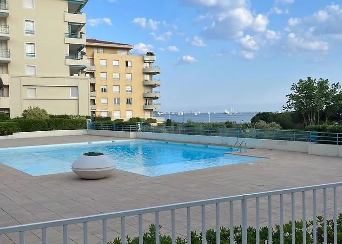 F2 Vue - Piscine - Climatisation - Parking Apartmán